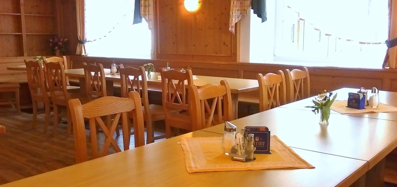 Hotel Zum Goldenen Hirschen Göstling an der Ybbs Eksteriør bilde